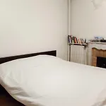 Hostnfly Apartments - Nice & Cozy Apartment Near The Arc De Triomphe