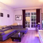 Hostnfly Apartments - Nice & Cozy Apartment Near The Arc De Triomphe